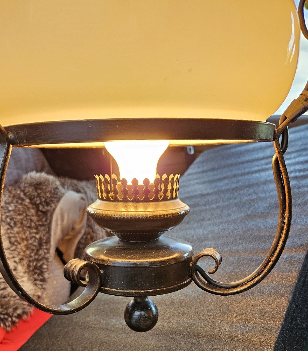 Lampade: Schöne Ältere Lampe – Usato da Thun venduto da Engel114 1
