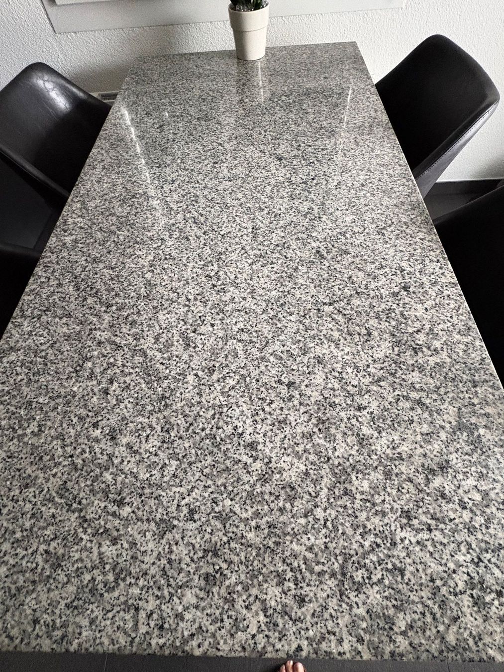 Tavoli: GRANITTISCH FÜR DRAUSSEN ODER INNENBEREICH – Usato da Ibach venduto da lisch3 2