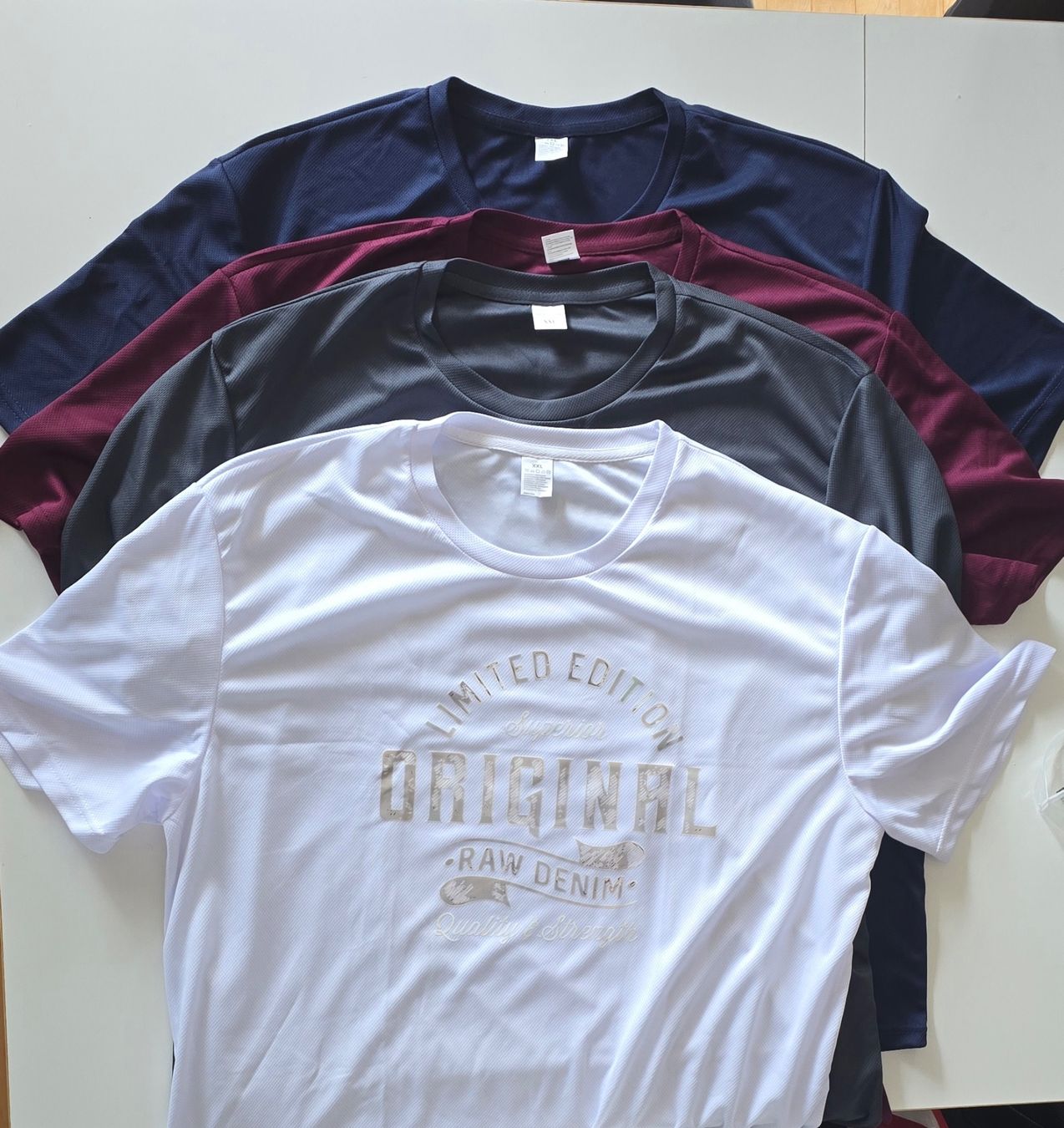 T-shirts: Tshirt – Neuf avec emballage d'origine à Elsau par Mogel65