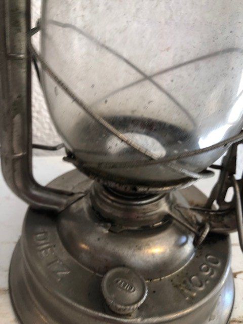 Lampes: Ancienne lampe à pétrole – D'occasion à Chézard St Martin par schmitt 3