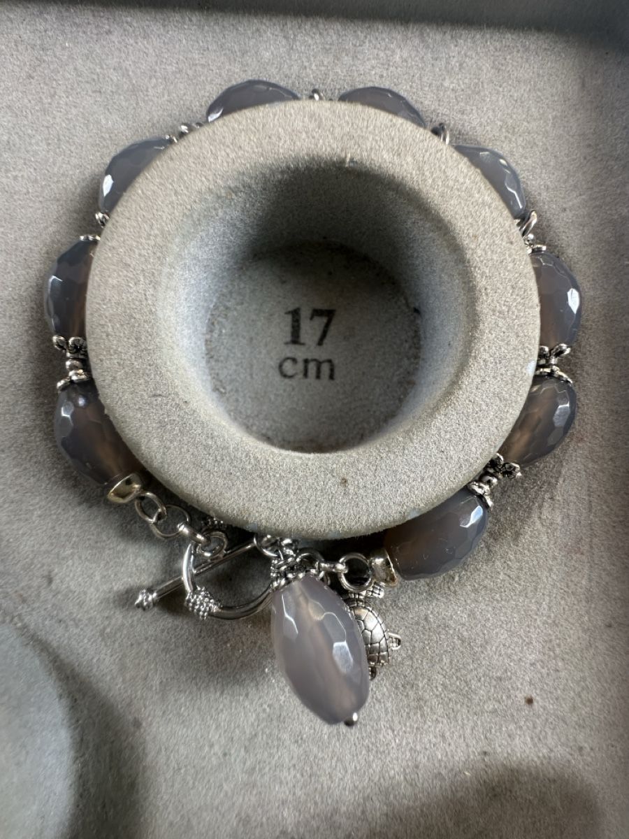 Armbänder & -reifen: Armband mit Grauen Achat – Neu und originalverpackt aus Kriens von Hortensie6 3