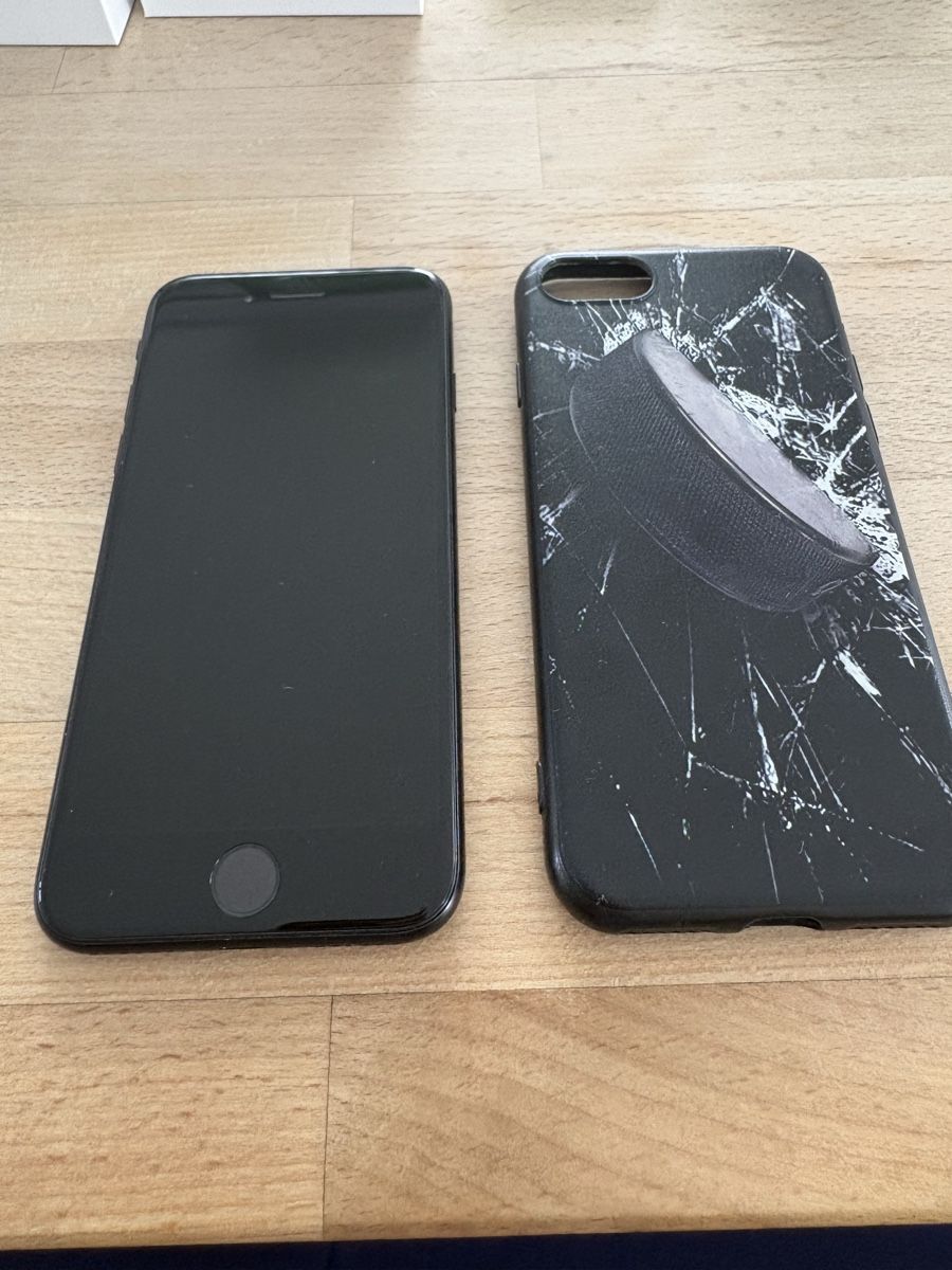Apple Portables: iPhone SE – D'occasion à Kloten par AR84 1