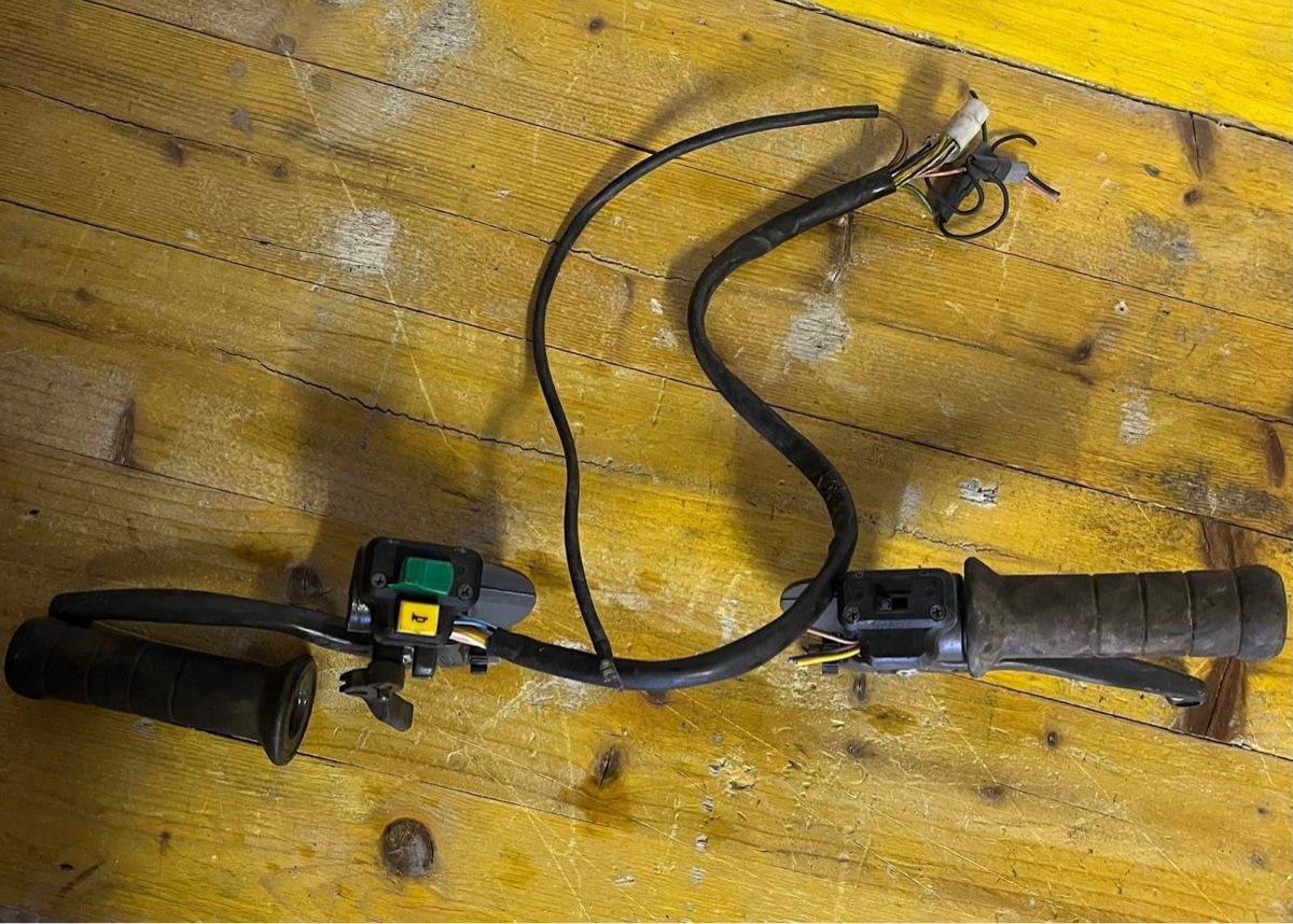 Piaggio Ciclomotori: Gasgriff Piaggio Ciao/Si – Usato da Ennetbürgen venduto da Samsam0811 2
