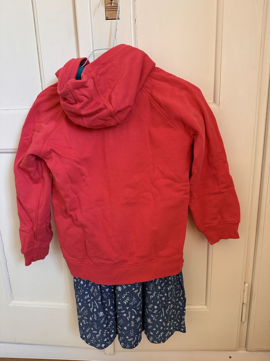 Frugi Lotti & Set di vestiti: Frugi Baumwolljäckli und -Röckli – Usato da Burgdorf venduto da bar_q9s7 3