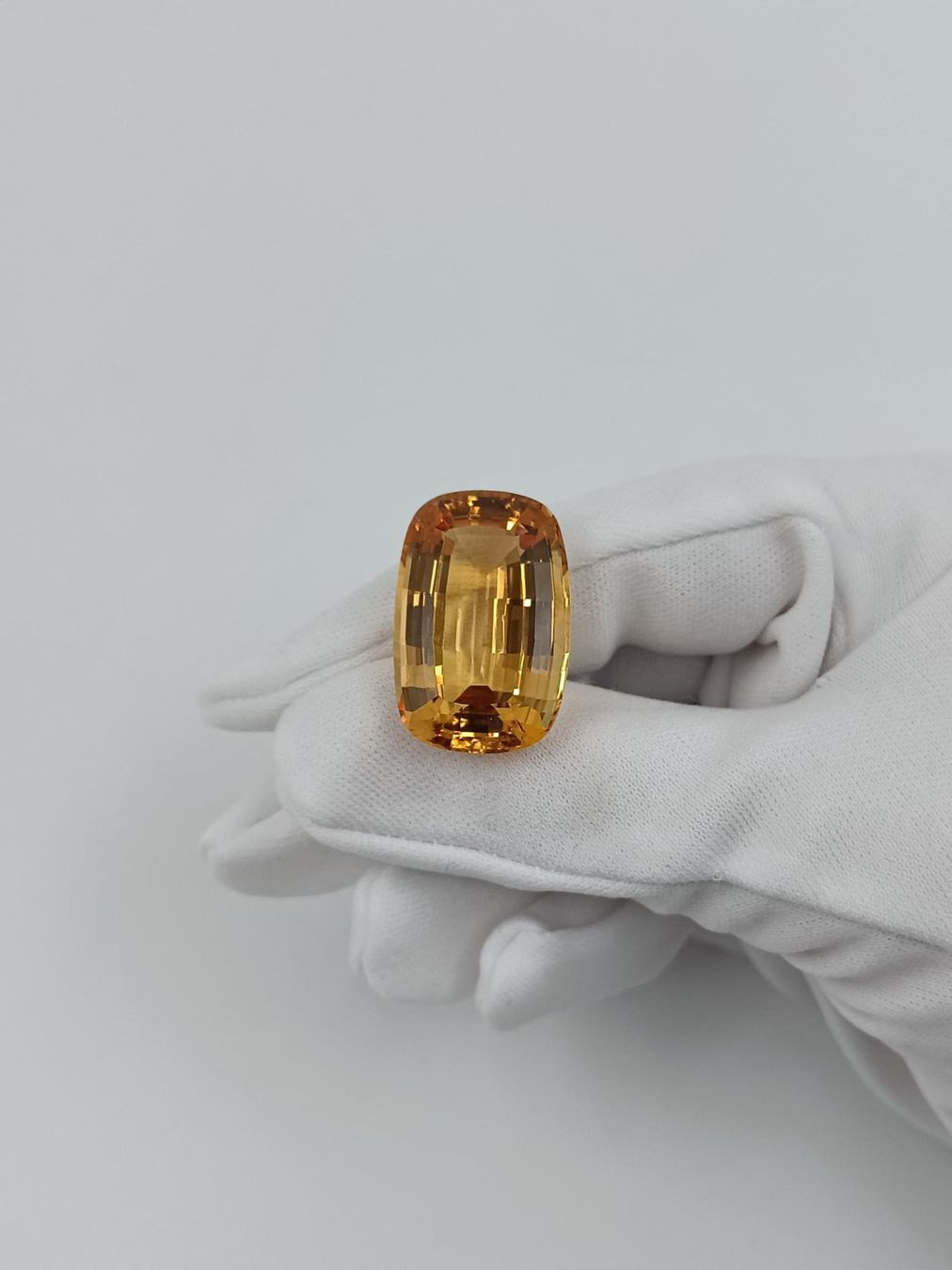 Pietre preziose: 1 HONIGGOLDFARBENER TOPAS 69.58 CT. – Usato da Luzern venduto da EdiGem 9