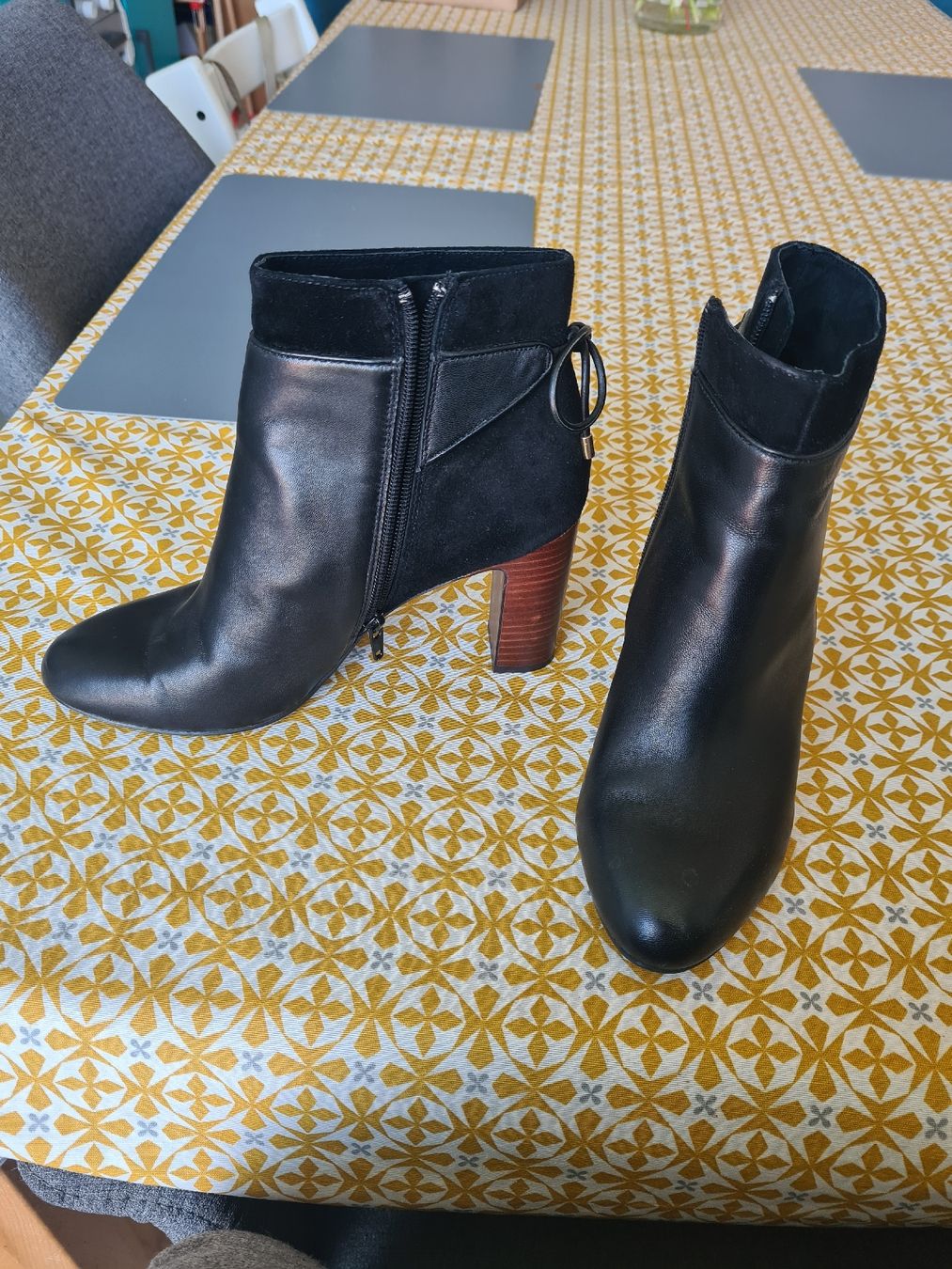 Scarpe da donna: Jonak Lederstiefeletten – Usato da Zürich venduto da safenia87 5