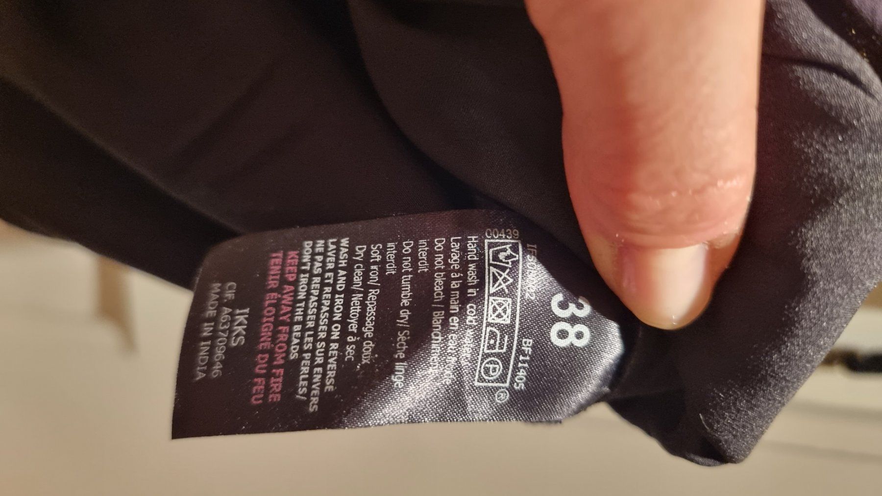 IKKS Top: IKKS Top, schick, schwarz, mit Steinchen, Gr.38 – Usato da Basel venduto da abalou98_secondhand 5