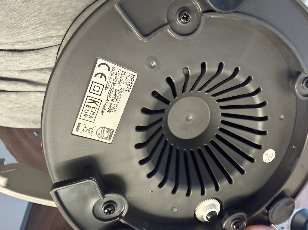 Elettrodomestici da cucina: Philips Entsafter, 1000 W – Usato da Zürich venduto da fre_fj8z 4