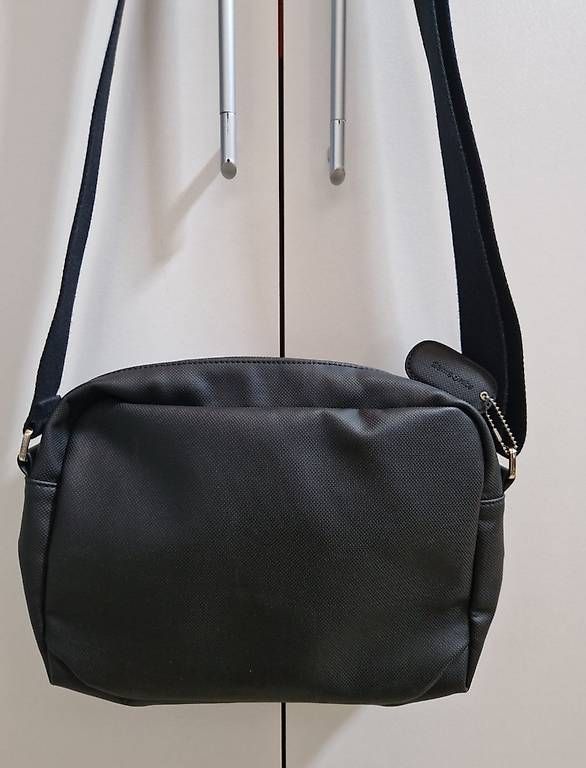 Samsonite Taschen für Damen: Samsonite Schultertasche mit edlem weinrotem Innenfutter – Neu (gemäss Beschreibung) aus Staffelbach von MrMH 2