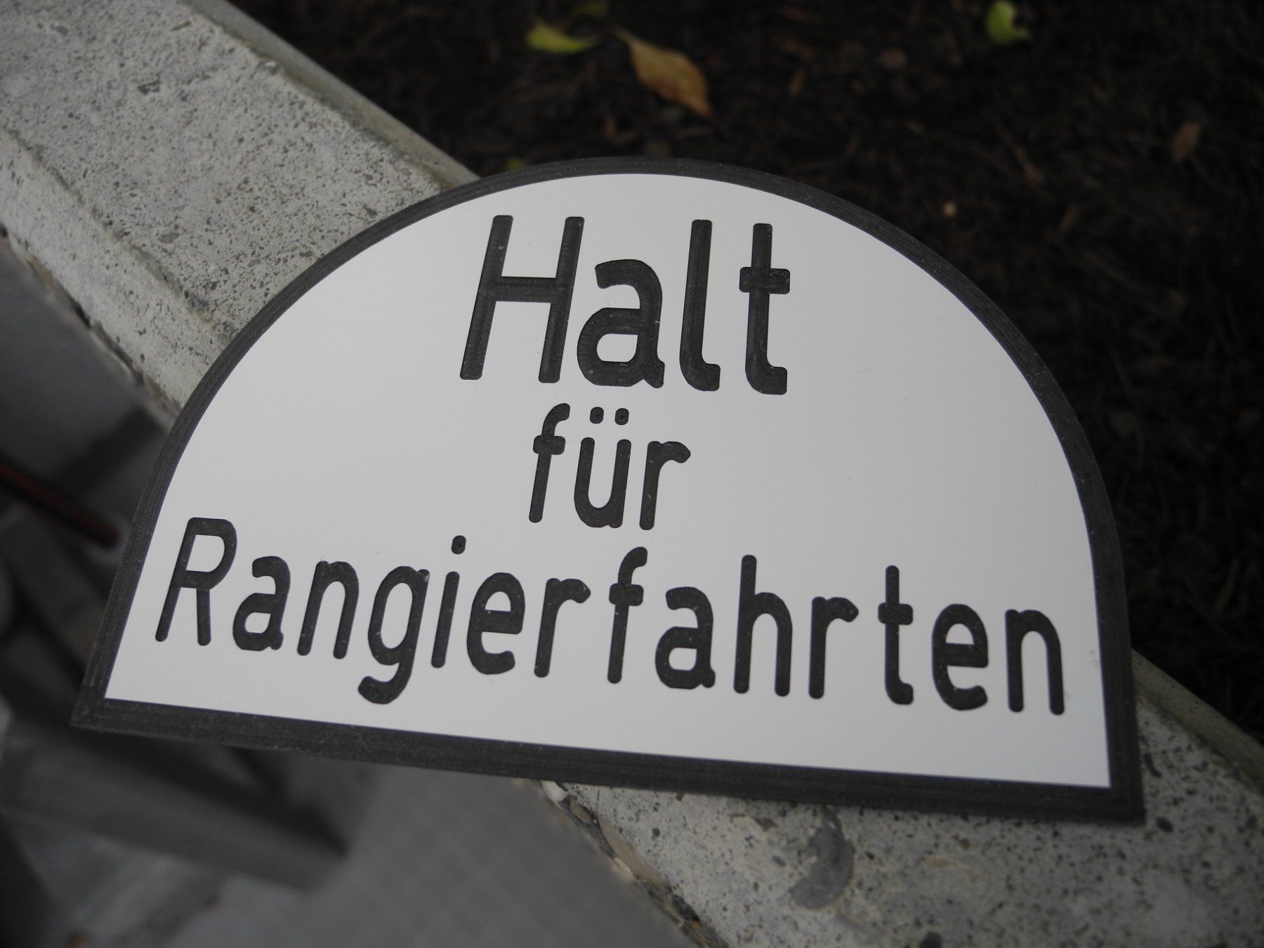 SBB/CFF/FFS Schilder: KLEINES BAHNSCHILD – Neu (gemäss Beschreibung) aus Reinach AG von Huckleberrysix 2