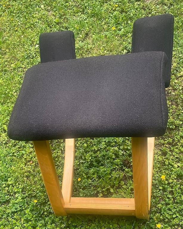 Stokke Sgabelli: Stokke Balans ergonomischer Stuhl – Usato da Zuerich venduto da poeteterli 2