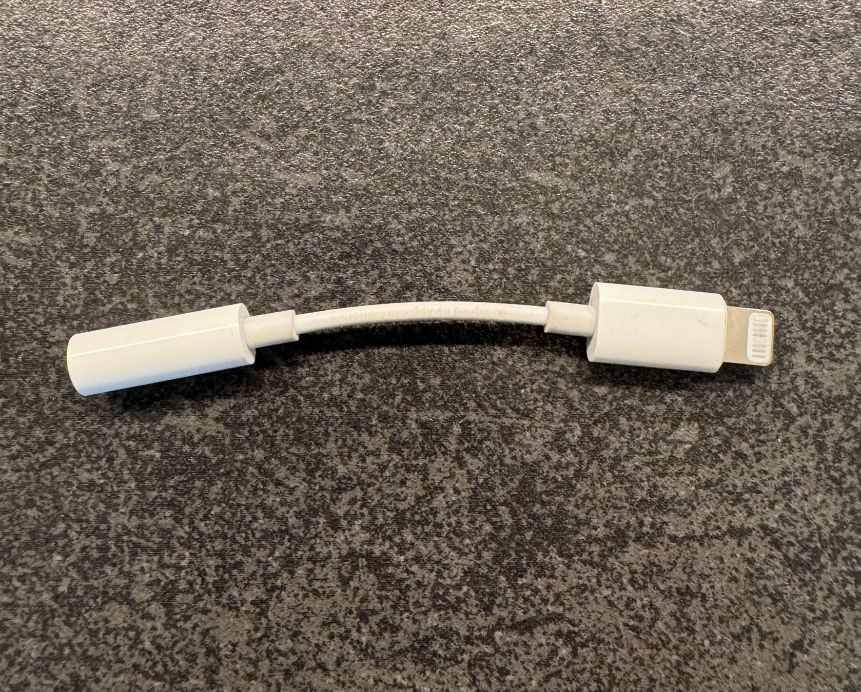 Apple Unità & Adattatore: Apple Lightning Kopfhöreranschluss 3.5mm Adapter – Usato da Arbon venduto da drs64