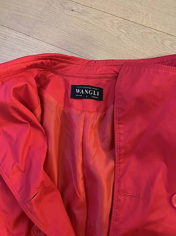 Cappotti: Trenchcoat rot – Usato da Birsfelden venduto da Birsfelden_giveaway 1