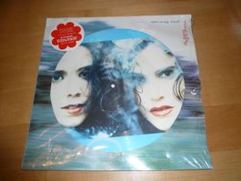 Wendy & Lisa – Strung Out - PICTURE DISC - UK 1990 - Poster