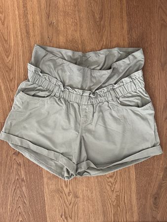 Grüne Umstandsshorts H&M / Short de grossesse vert - XL