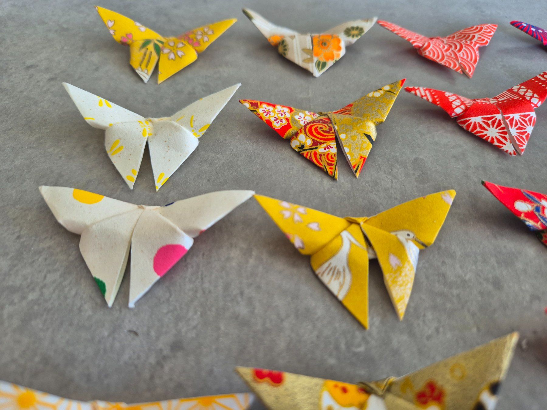 Alle Dekorationen: 20 Origami Schmetterlinge rot-gelb – Neu und originalverpackt aus Zürich von brifo64 8