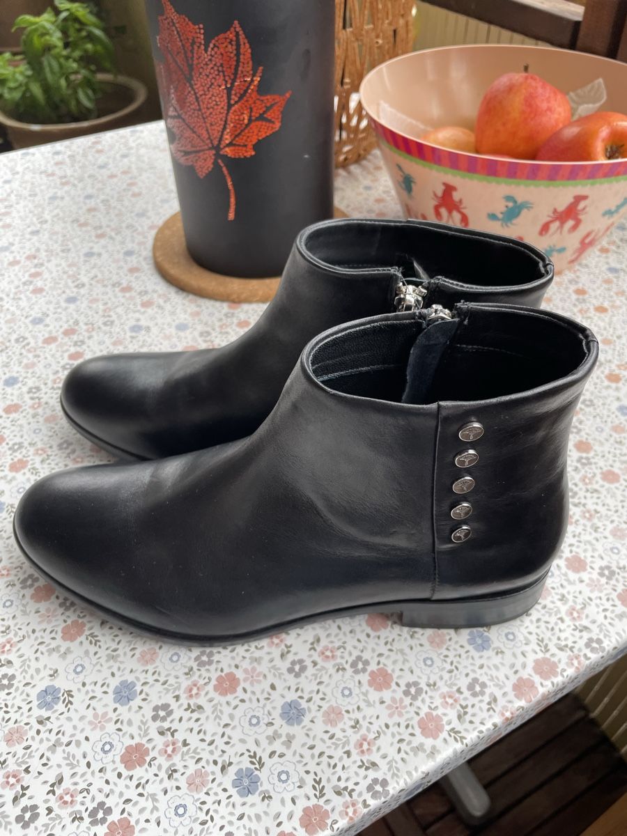 Joop Scarpe da donna: JOOP Stiefelette, Gr.37, schwarz, Leder – Usato da Meilen venduto da delta-da-spica 1