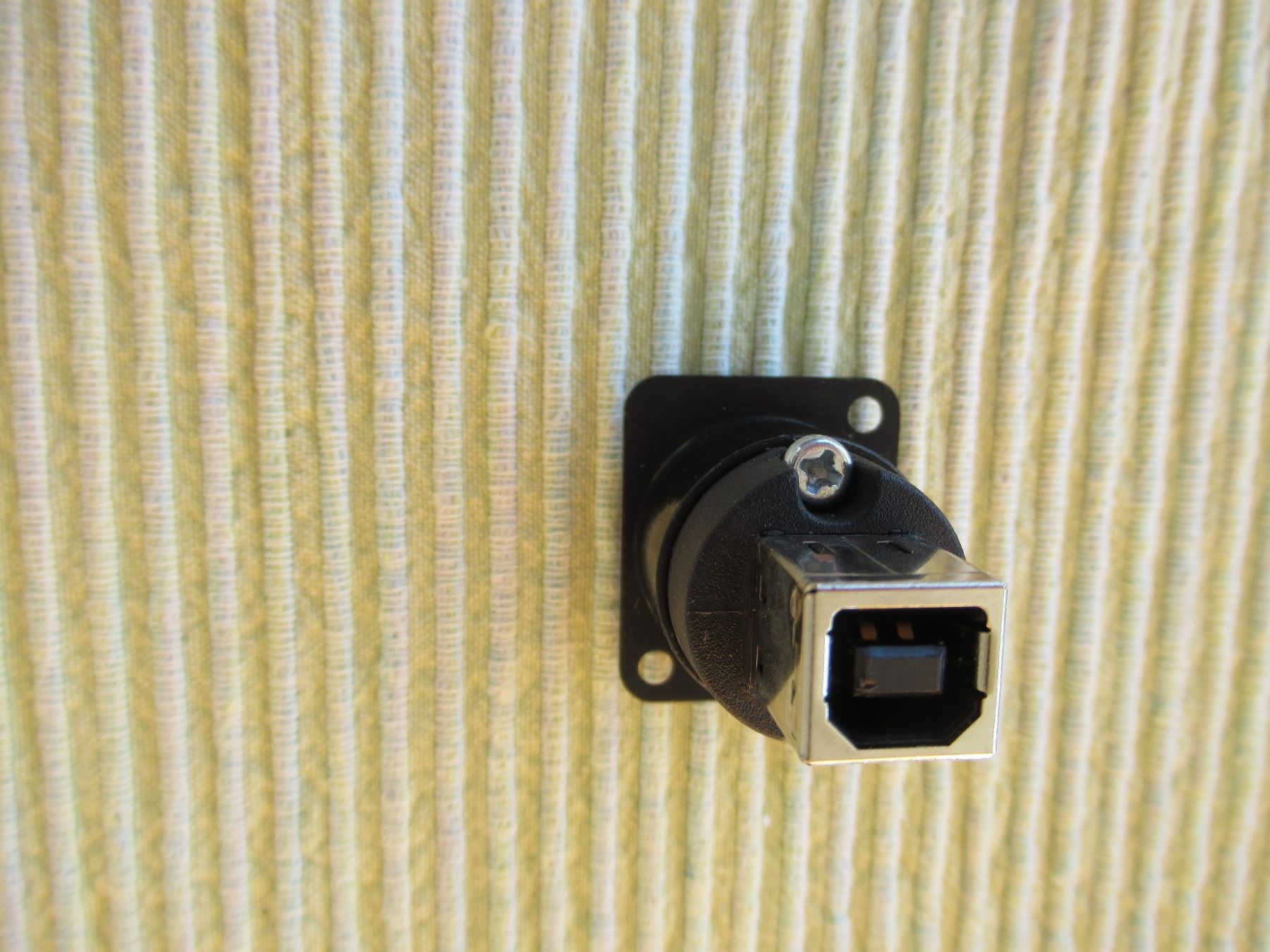 Neutrik Laufwerke & Adapter: Durchführungsadapter USB-A 2.0 auf USB-B 2.0, Neutrik – Gebraucht aus Obergösgen von cairn 1