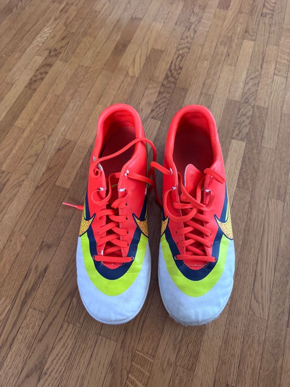 Nike Scarpe da uomo: Hallenschuh Grösse 40.5 – Usato da Dielsdorf venduto da Gioma06