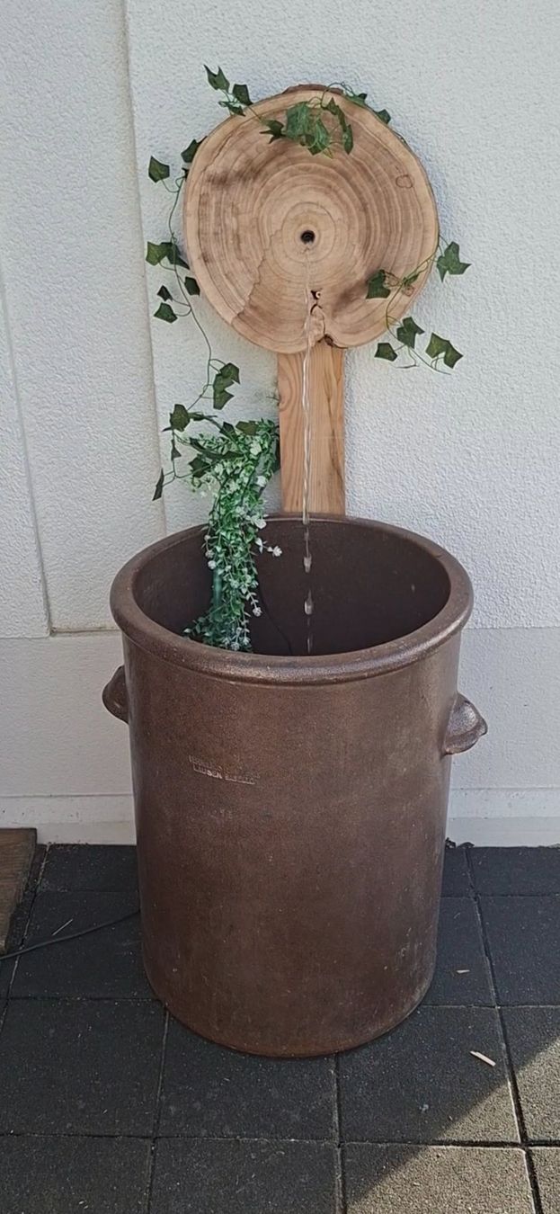 Stagni & Fontane ornamentali: Fontaine á eau en grès 75l – Usato da Vicques venduto da Laffaire11