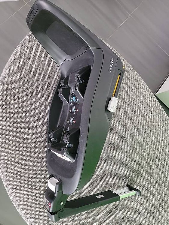 Maxi-Cosi Sièges auto: Maxi Cosy & Base Isofix – D'occasion à Orsières par keimy25 2