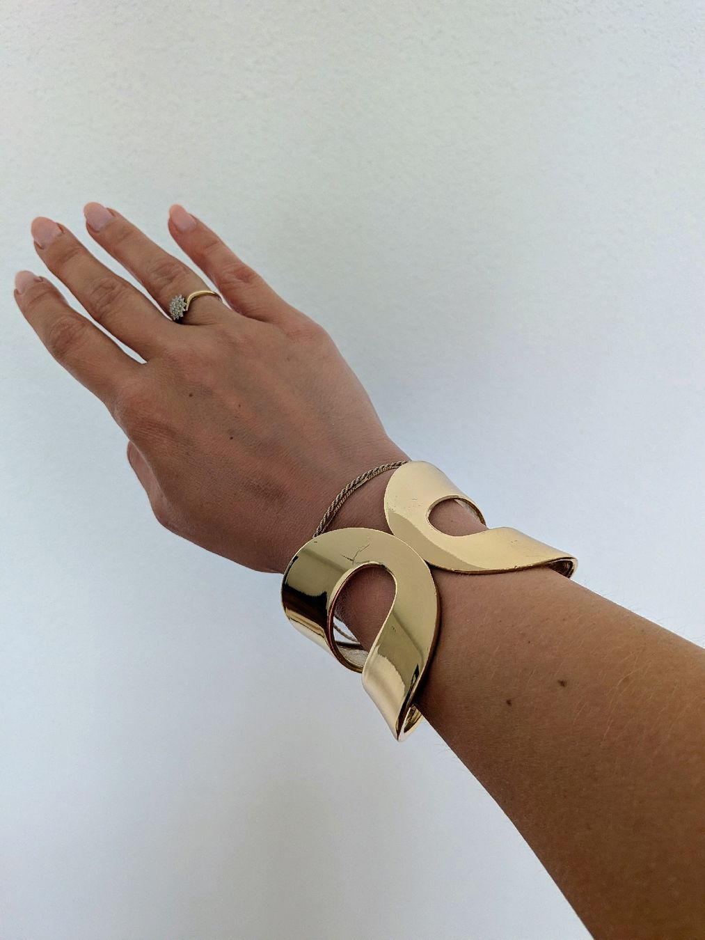 Armbänder & -reifen: Gold tone bracelet – Gebraucht aus Lachen SZ von joa_rf9n 1
