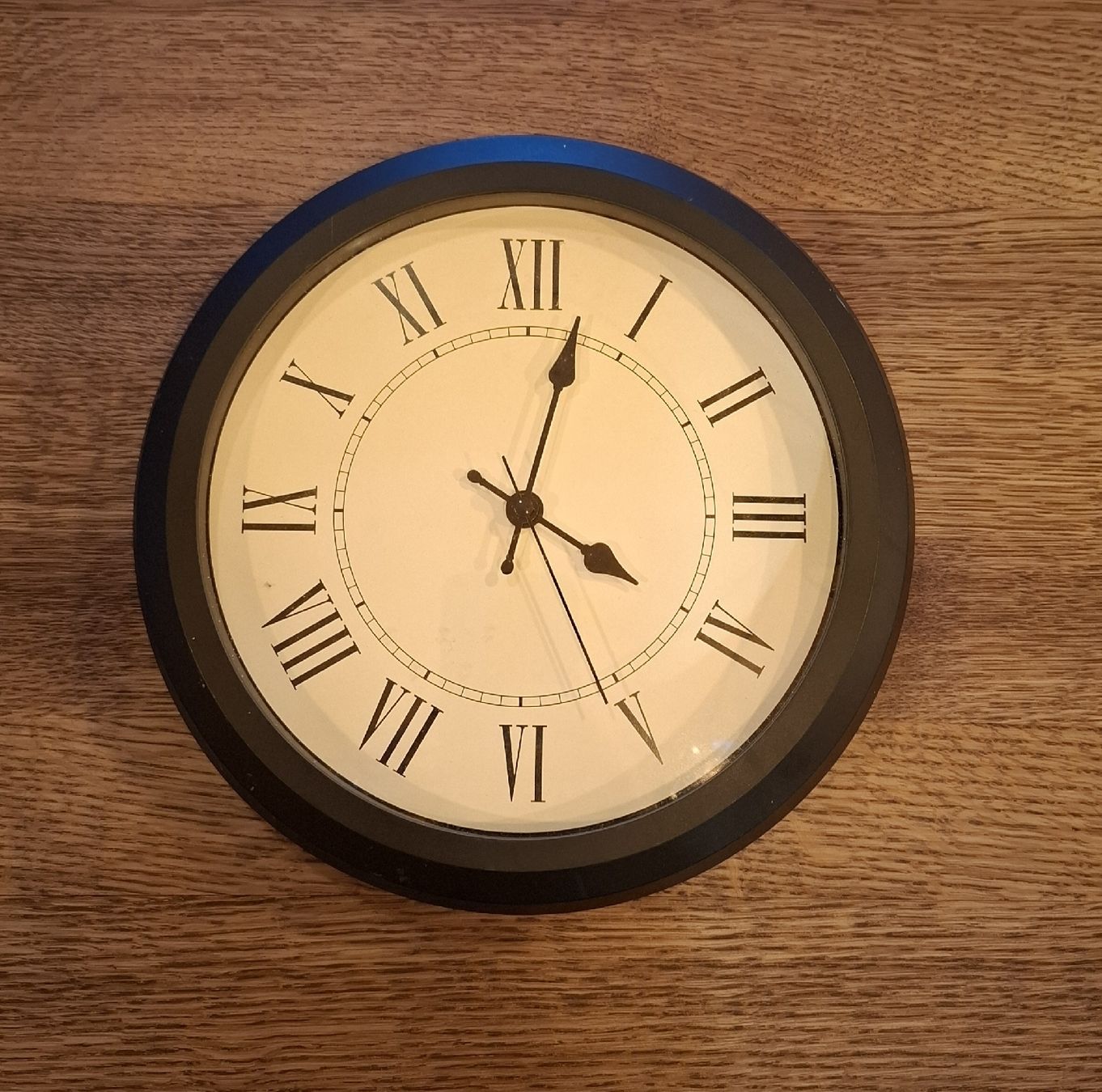 Uhren: Analog Uhr mit römischen Ziffern – Gebraucht aus Zihlschlacht von fam_k2hl