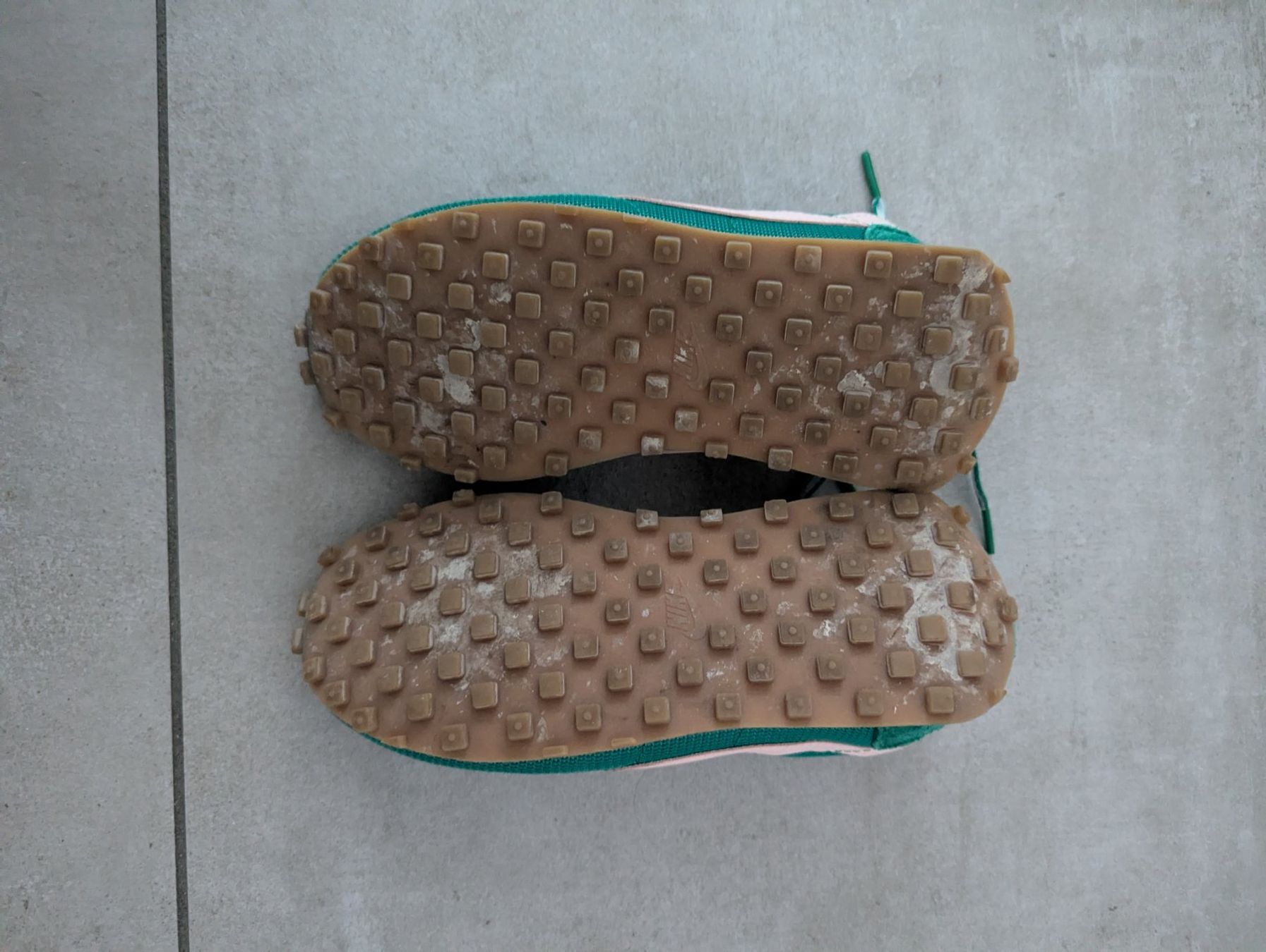 Nike Scarpe da donna: NIKE Turnschuh Gr. 39 – Usato da Liestal venduto da Nizli 4