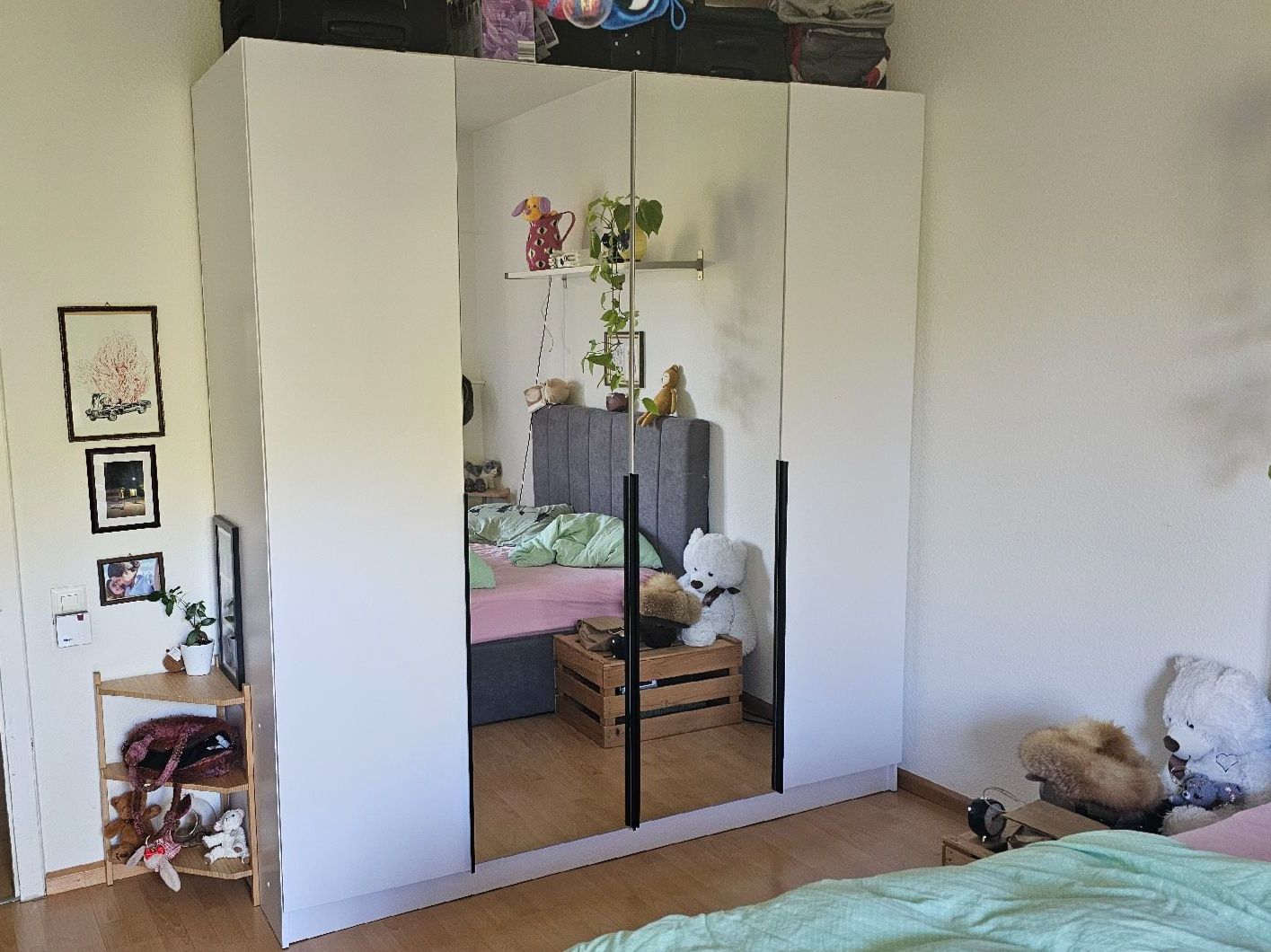 Schränke: kleider Schrank – Gebraucht aus Basel von FatTardigrade