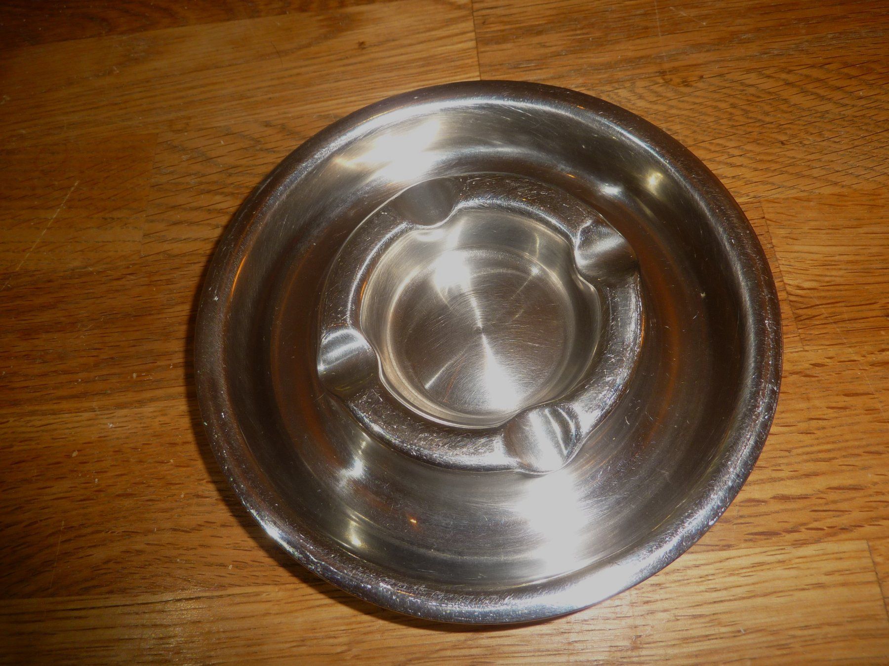 Aschenbecher: Aschenbecher edel Spring swiss 14 cm – Gebraucht aus Hochfelden von swissice 2