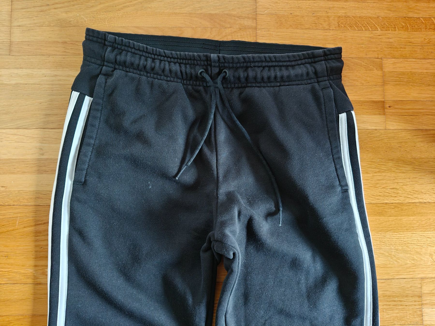 Hosen: Adidas Trainerhose / Jogginghose Gr. S schwarz – Gebraucht aus Uetendorf von oinkioink88 2