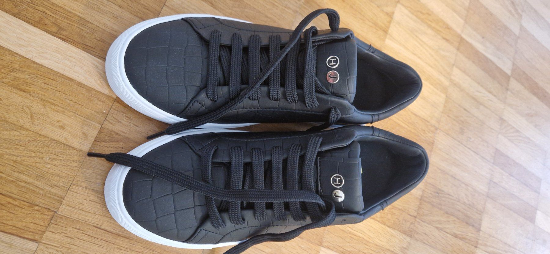 Scarpe da donna: NEU:Damen-Sneakers, Leder, Hide & Jack, Gr.39 – Nuovo e nell'imballaggio originale da Luzern venduto da Prusil 1