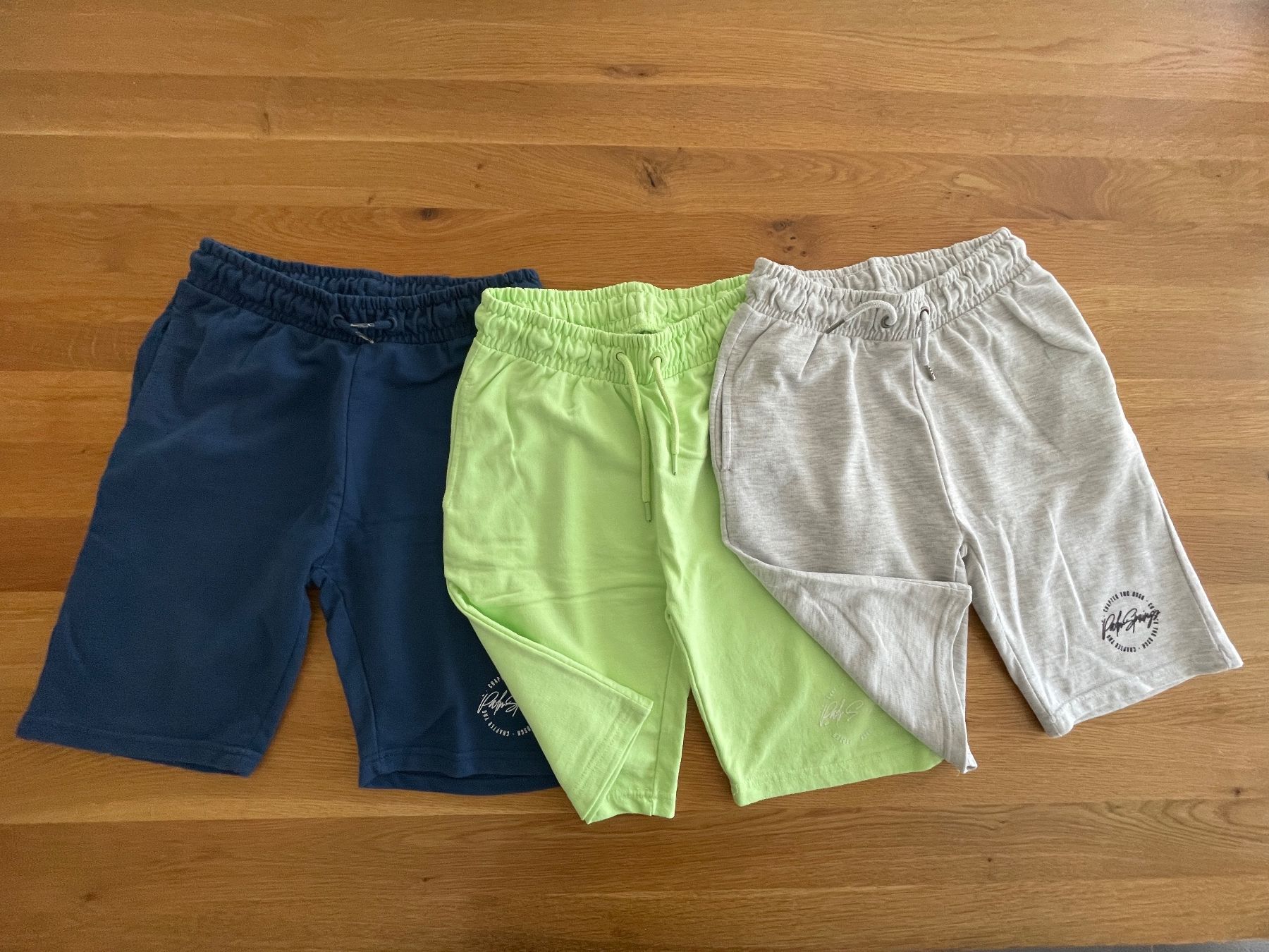 Lotti & Set di vestiti: 3-er Pack Shorts – Usato da Ormalingen venduto da Orchidee1011
