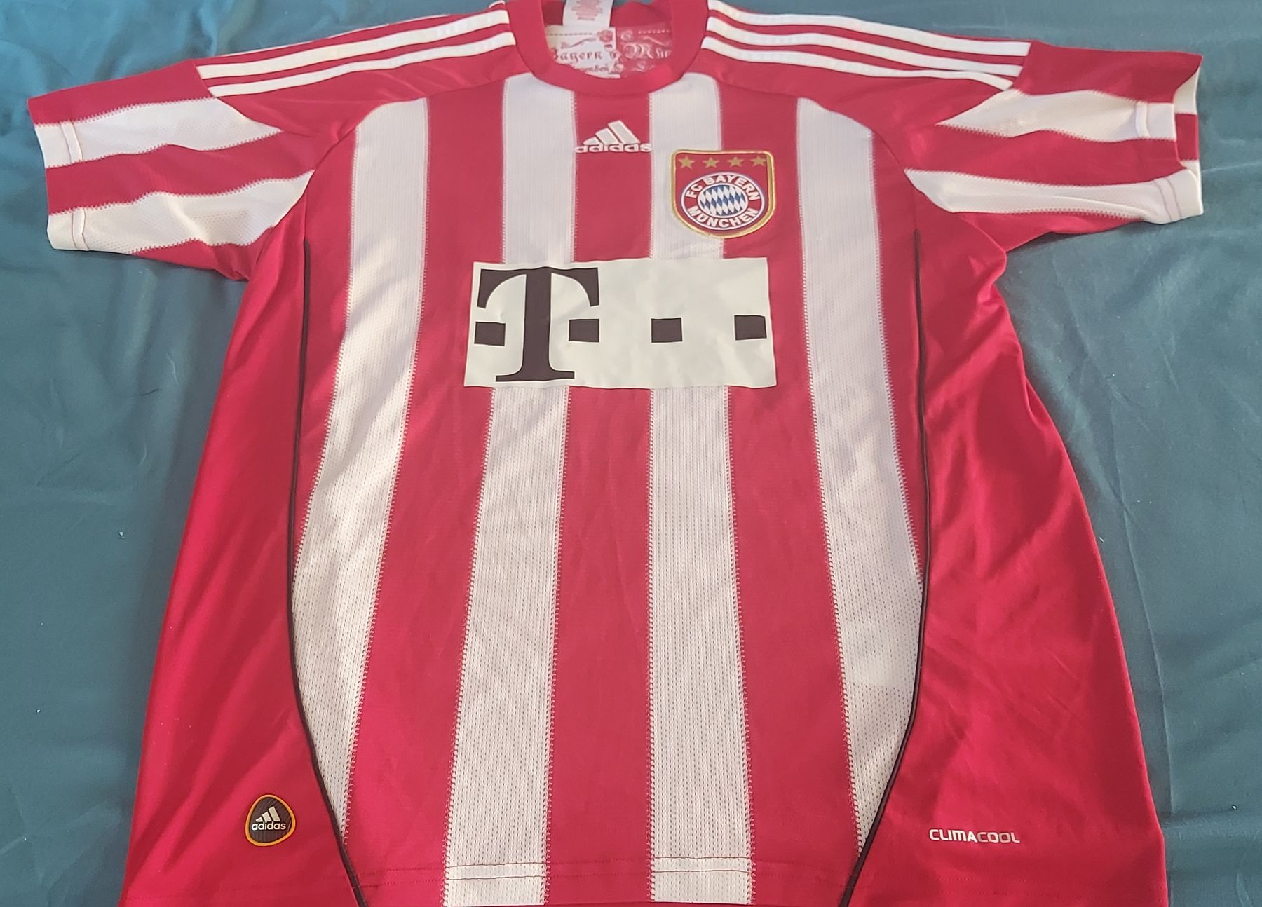 Bayern München Scarpe, pantaloni & magliette da ginnastica: FC Bayern München Trikot, Saison 2010/2011 – Usato da Liestal venduto da swary007