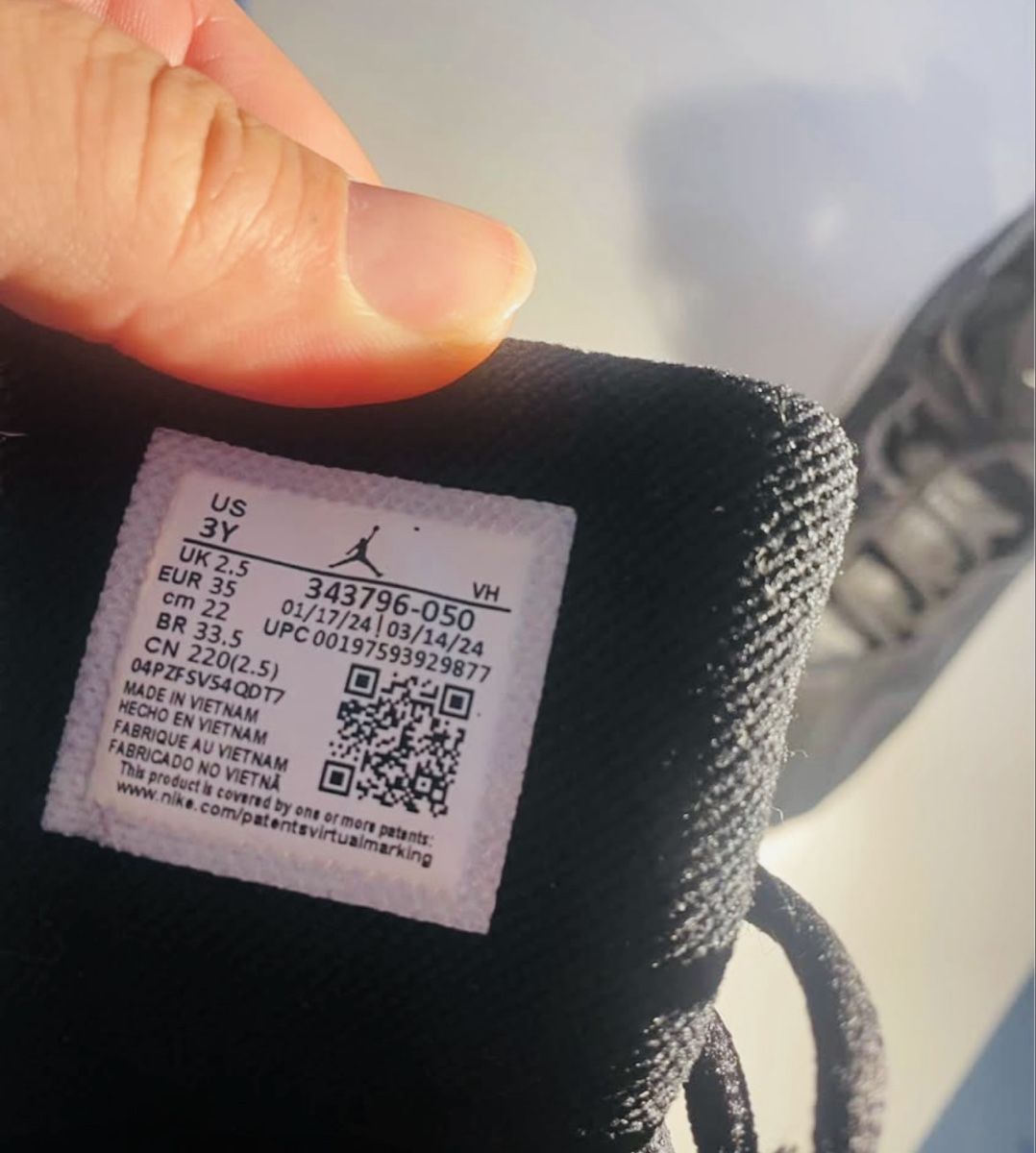 Scarpe da uomo: Jordan Schuhe schwarz Grösse 35  – Nuovo (secondo la descrizione) da Allschwil venduto da josama 3