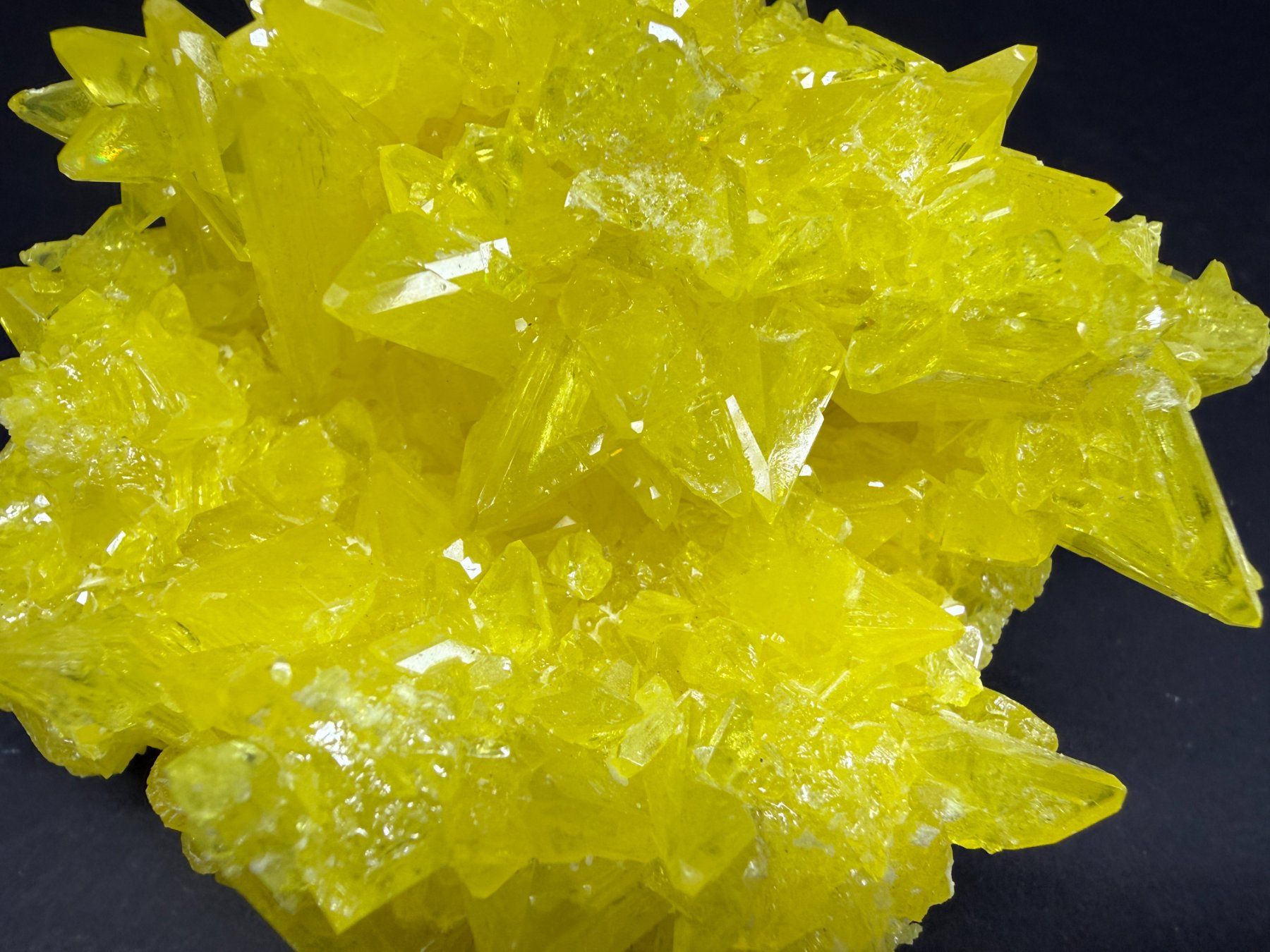 Minerali & Pietre curative: Grosse dekorative Schwefel Kristall Stufe, 390 g – Nuovo e nell'imballaggio originale da Lützelflüh-Goldb venduto da Elementis 6