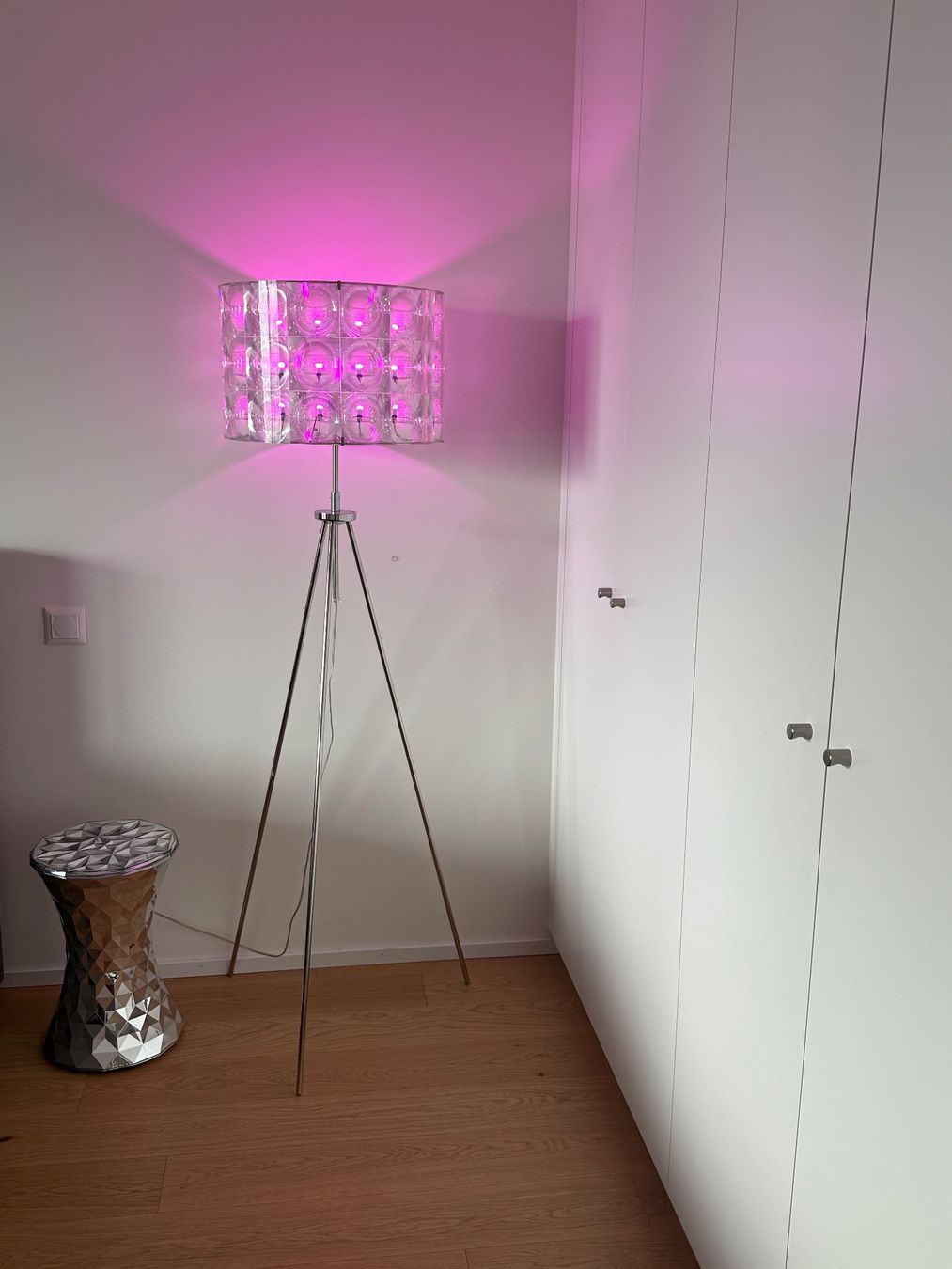 Pfister Lampade: Lampe Design Chromé Pfister Meuble Led-Color télécommandé – Nuovo (secondo la descrizione) da St-Aubin-Sauges venduto da Vente-Articles 6