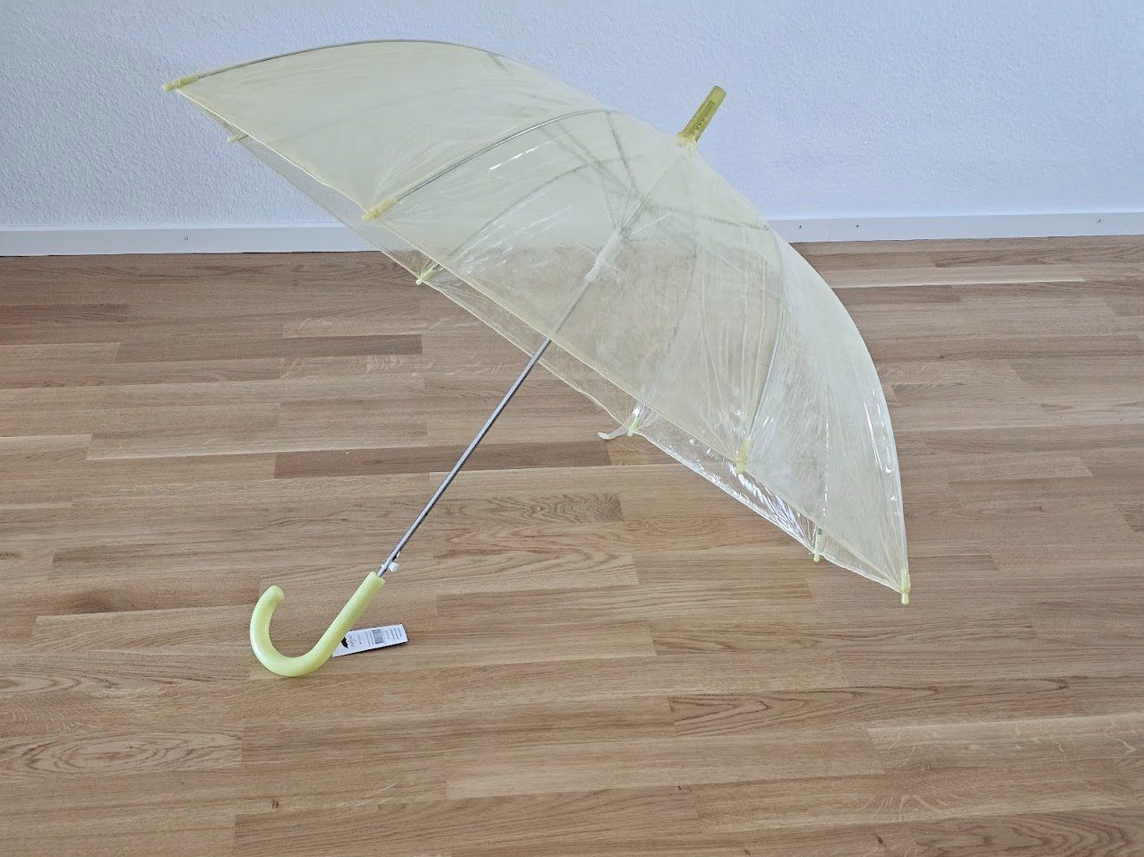 Regenschirme: Durchsichtige Regenschirme farbig Kunstoffgr. – Gebraucht aus Baden von rob_grh6