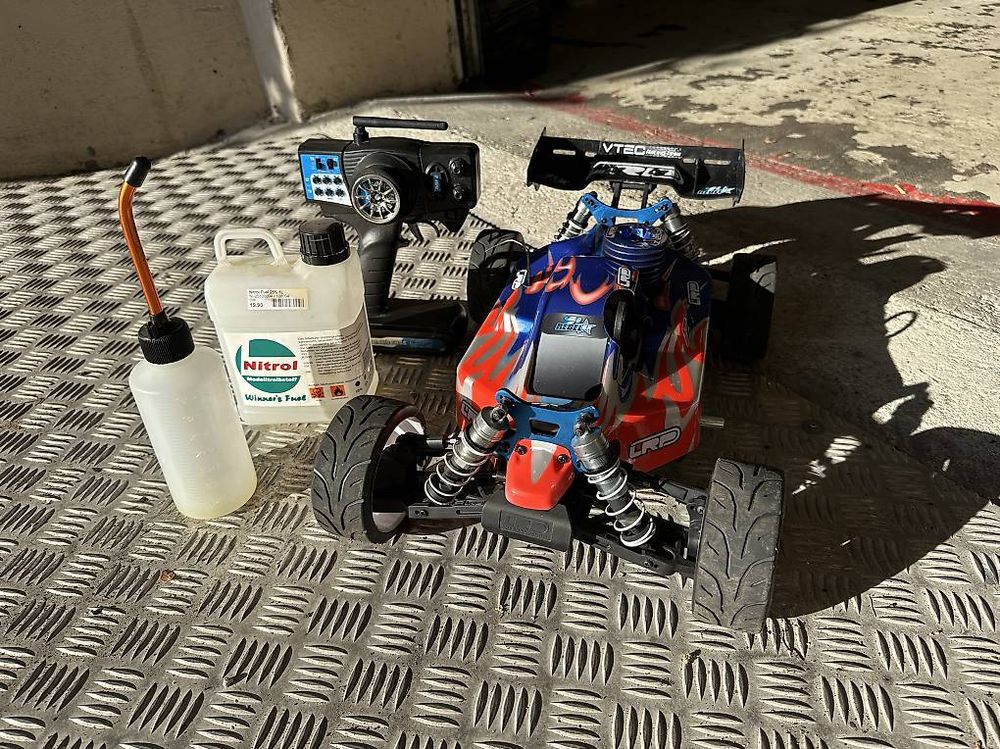 RC Kits de montage: Modellauto rc buggy benziner  – D'occasion à Langendorf par pt-swiss