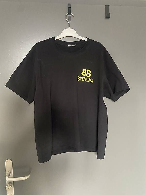 T-shirt: T-shirt Balenciaga – Usato da Ste-Croix venduto da Iligo 1