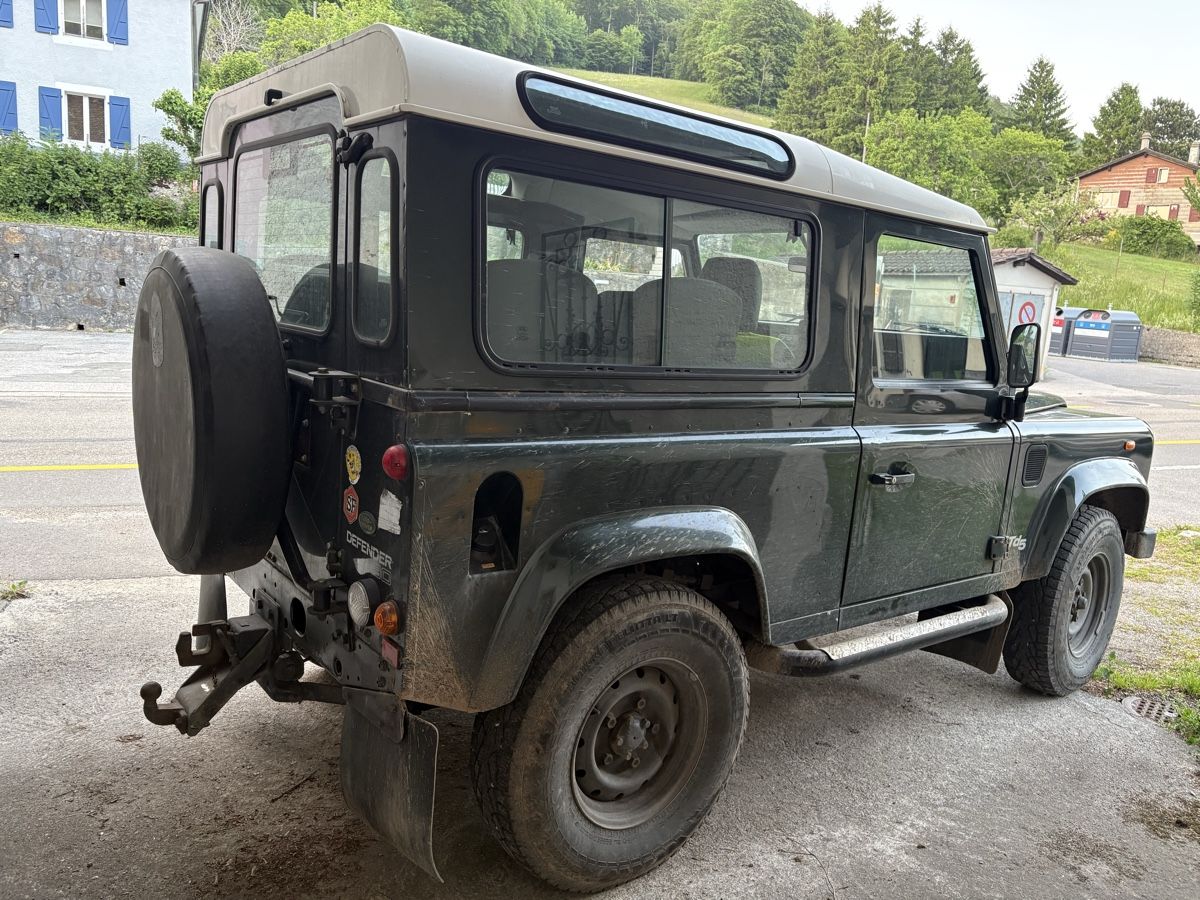 Land Rover Automobili: Land Rover DefenderTD5 90 – Usato da Champ-du-Moulin venduto da Magicgrishna 7