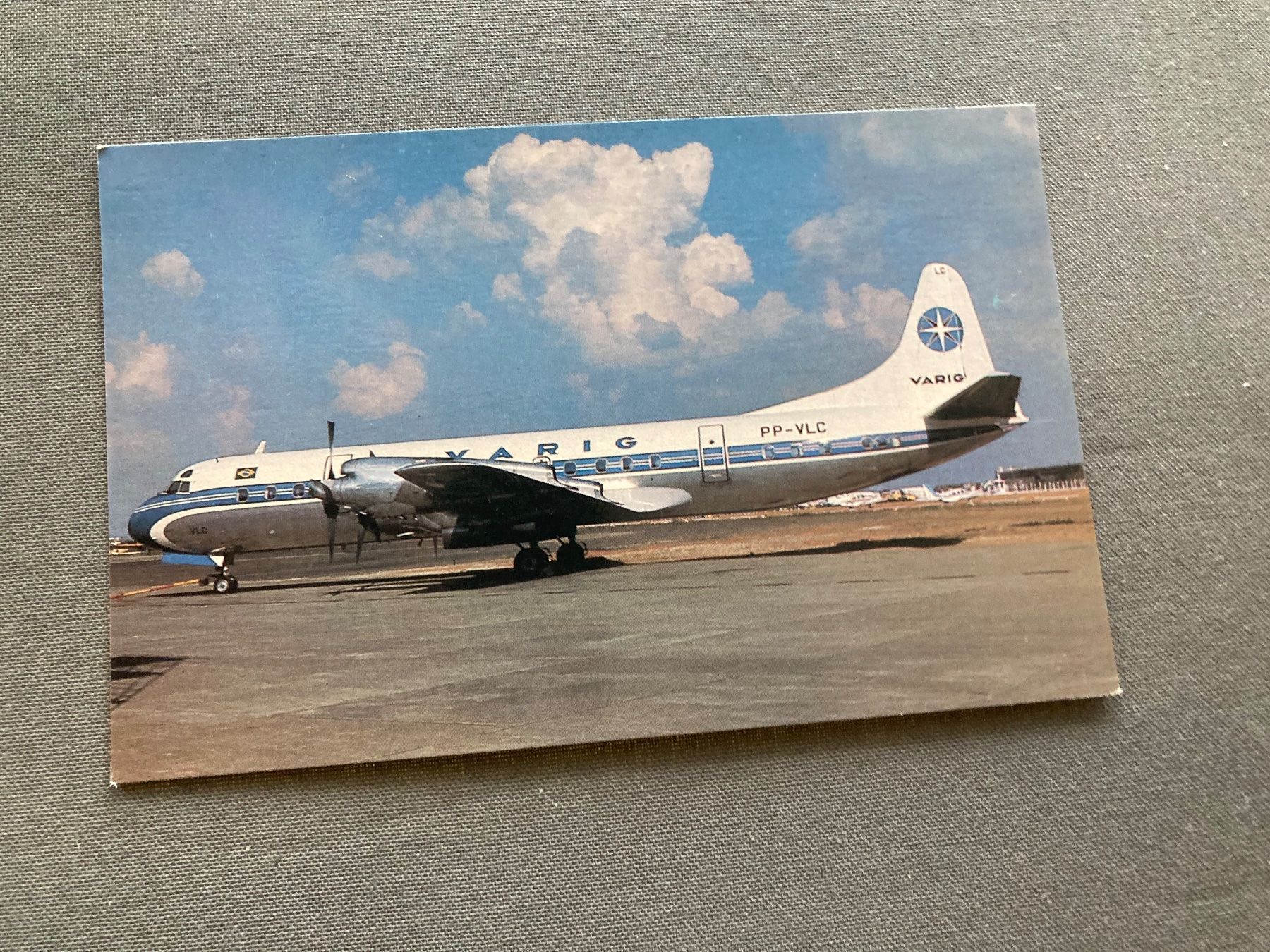 Cartoline postali: Alte Postkarte Flugzeug Lockheed L-188 Electra Varig Bras... – Usato da Zürich venduto da mik_h9ty