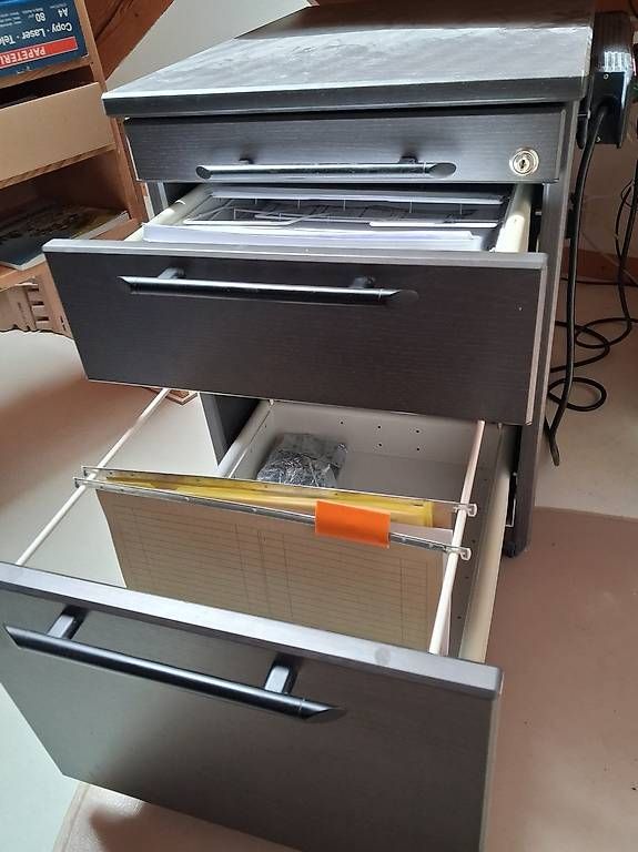 Korpus: Caisson de bureau  60x45x62 cm – Gebraucht aus Cully von Yapi3 1