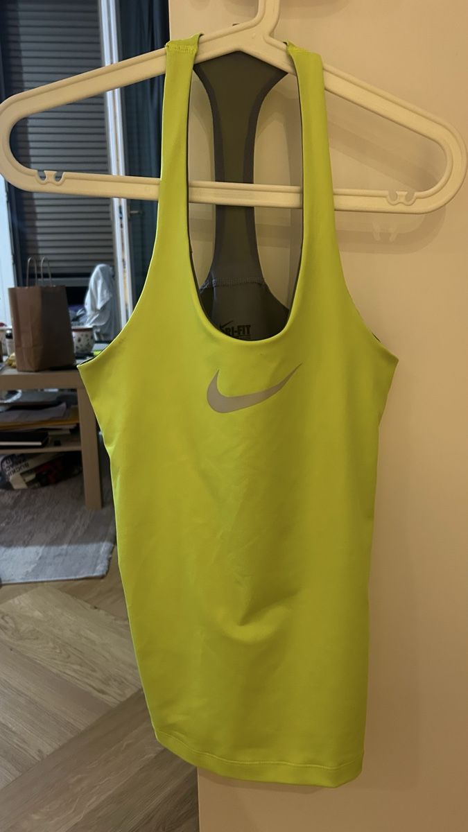 Nike Top: Nike top – Usato da Zürich venduto da gol_zrr2