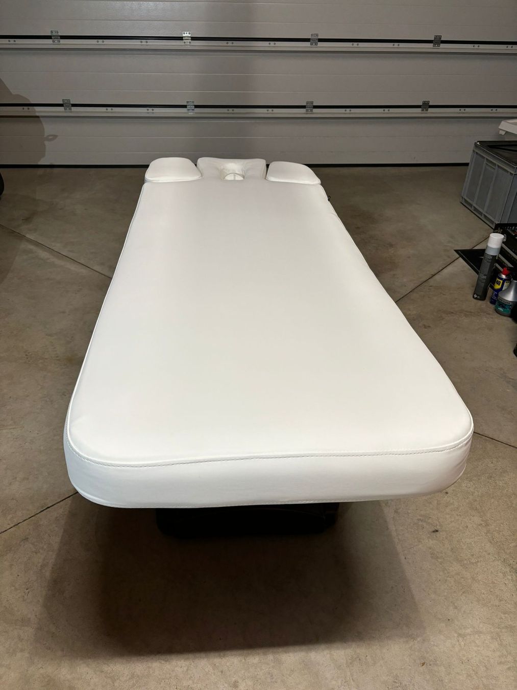 Lettini & sedie per cosmetici: Table de massage à 4 moteurs – Usato da La Chaux-de-Fonds venduto da jer_yck7