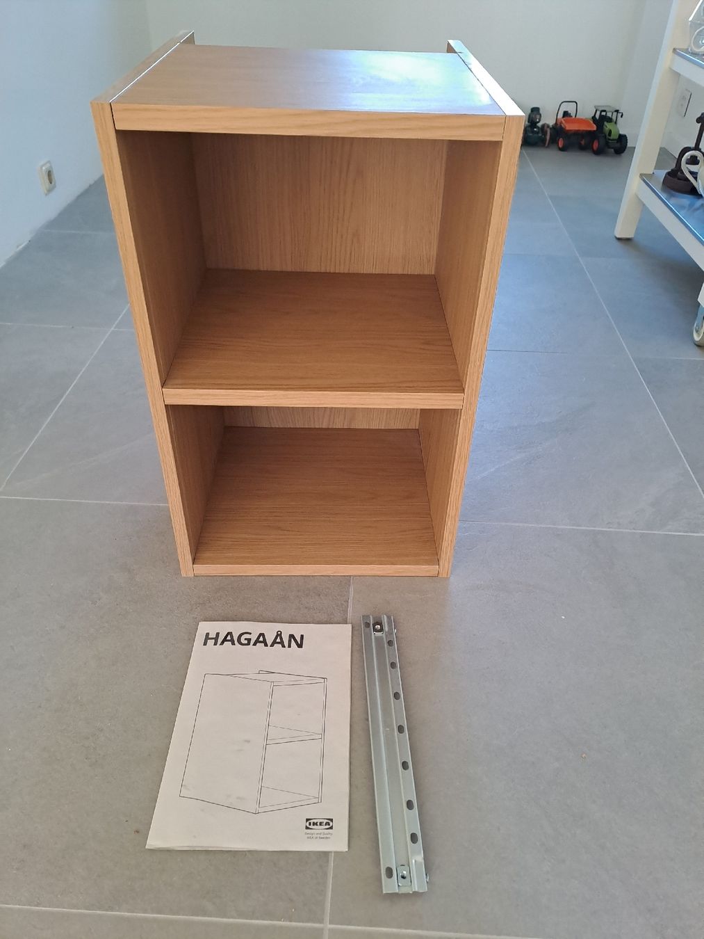 Regale: Ikea HAGAAN Regalelement Eichenfurnier – Gebraucht aus Burg im Leimental von Fridulin