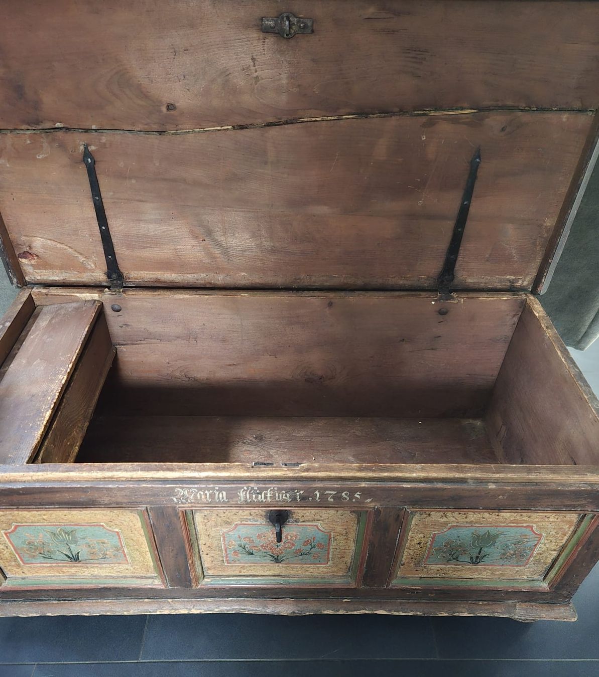 Cassapanche: Antike Holztruhe bemalt 1785 Bauerntruhe – Usato da Rheinsulz venduto da Dred 3
