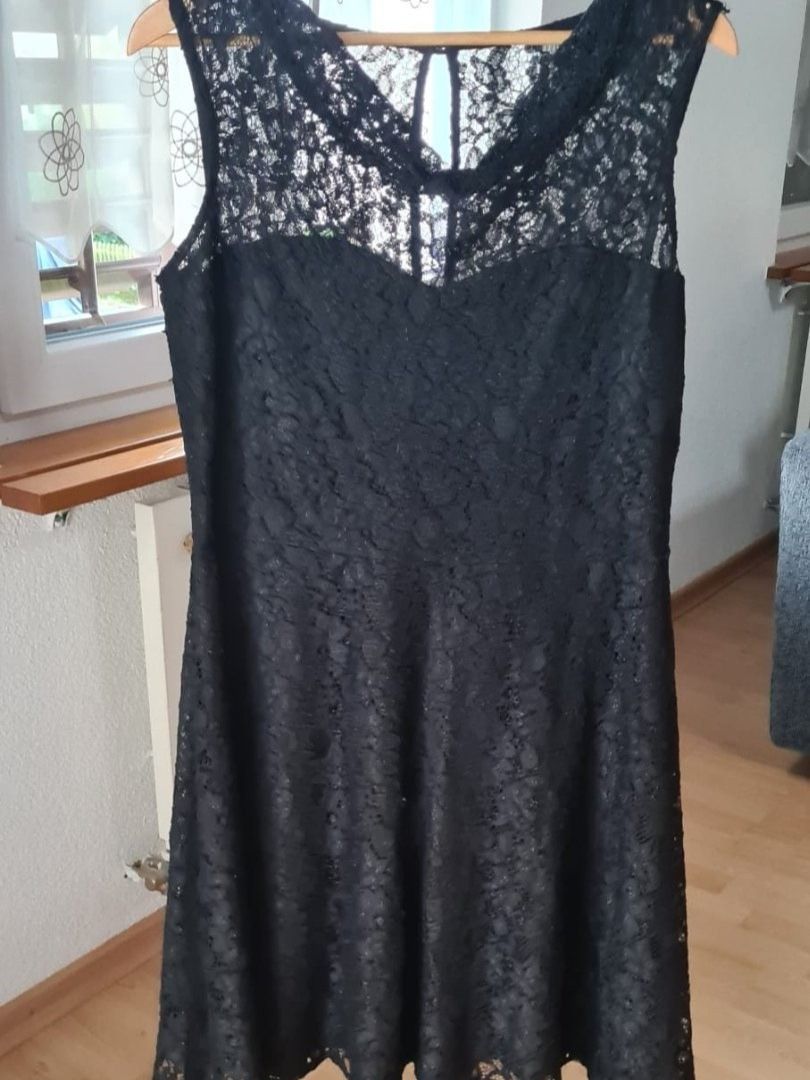 Vestiti: Kleid - 44 – Usato da Niederbipp venduto da Tamara15101995 1