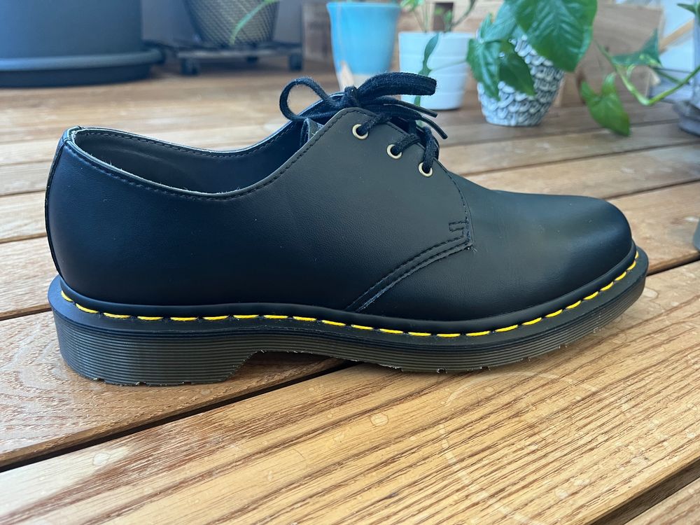 Dr martens outlet vegan 43