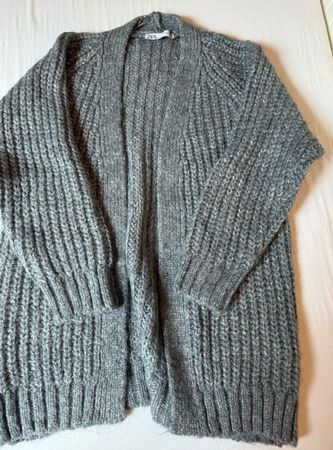 Warme ZARA Strickjacke, grau meliert, Gr. S, Top Zustand!